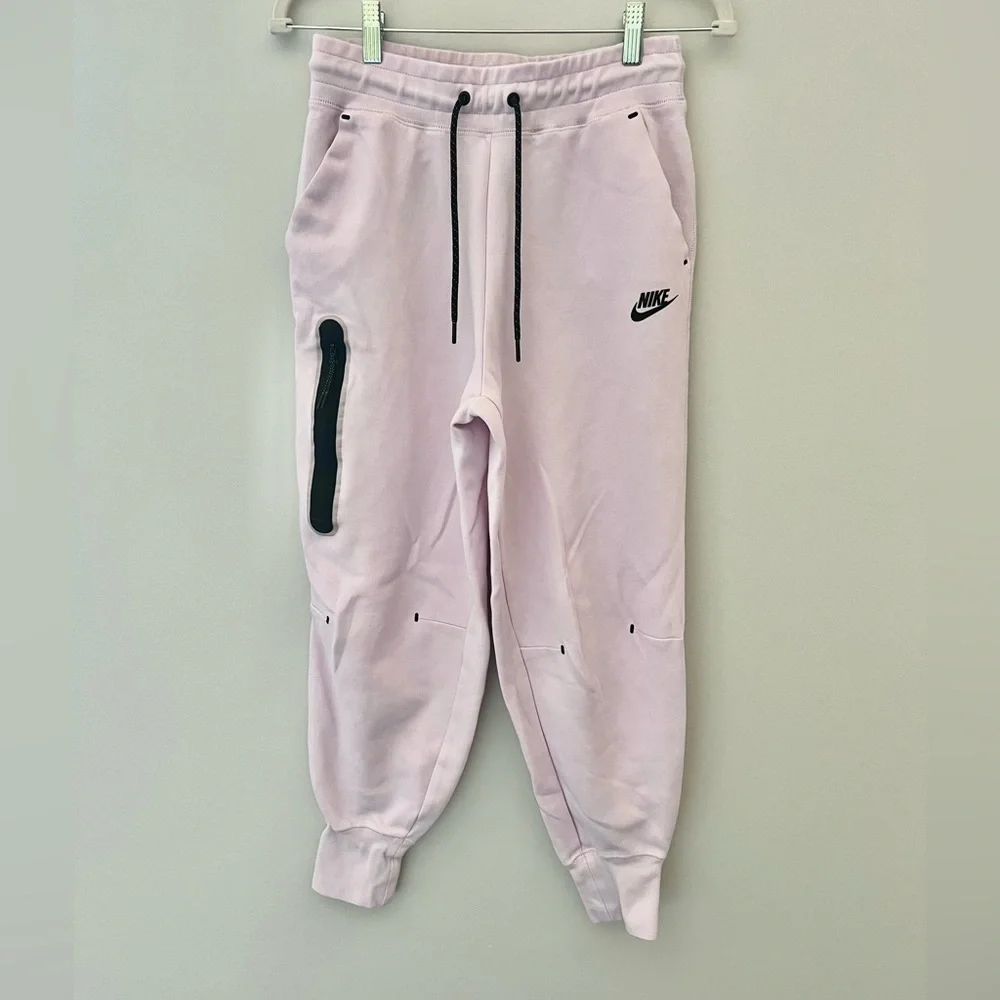 Nike Tech Fleece Joggers in Regal Pink Size Small